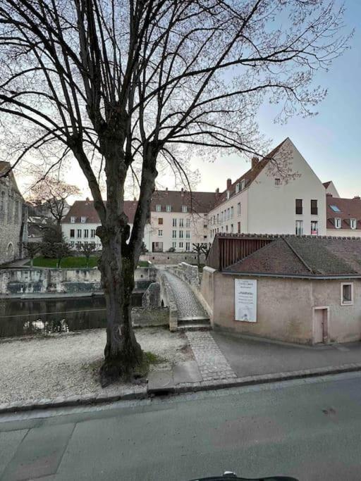 Appartement Bords De L'Eure Charmant Studio Chartres Esterno foto