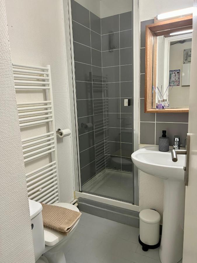 Appartement Bords De L'Eure Charmant Studio Chartres Esterno foto